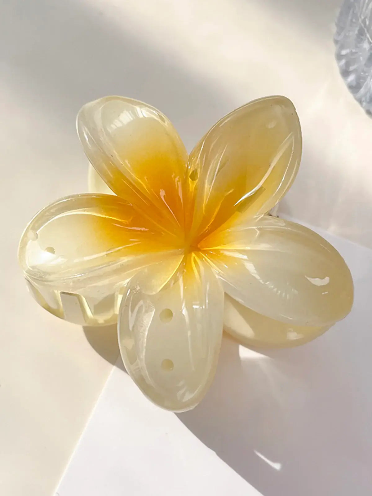 Sierra - Glossy Flower Hairclip