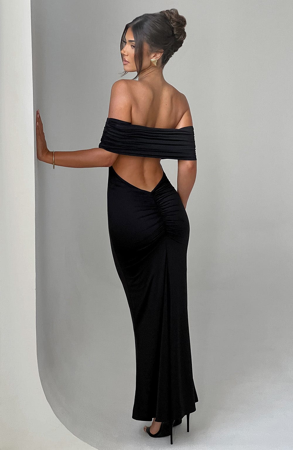 Azrya - Elegant Backless Maxi Dress